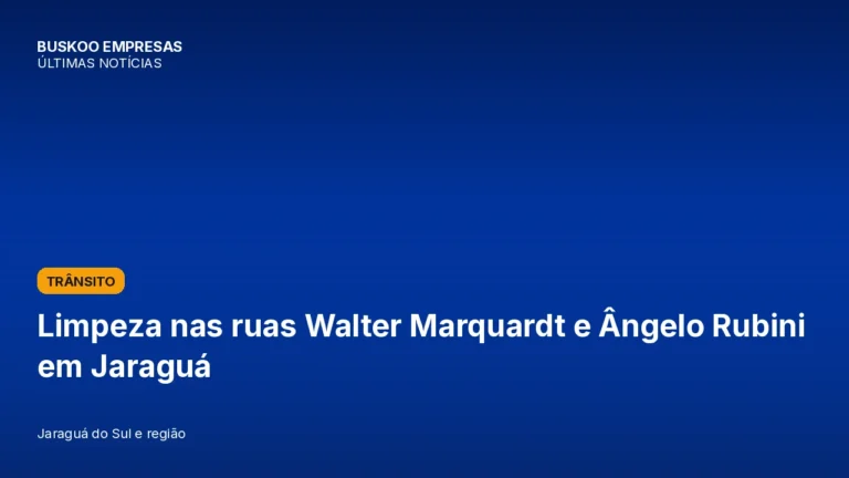Limpeza nas ruas Walter Marquardt e Ângelo Rubini em Jaraguá